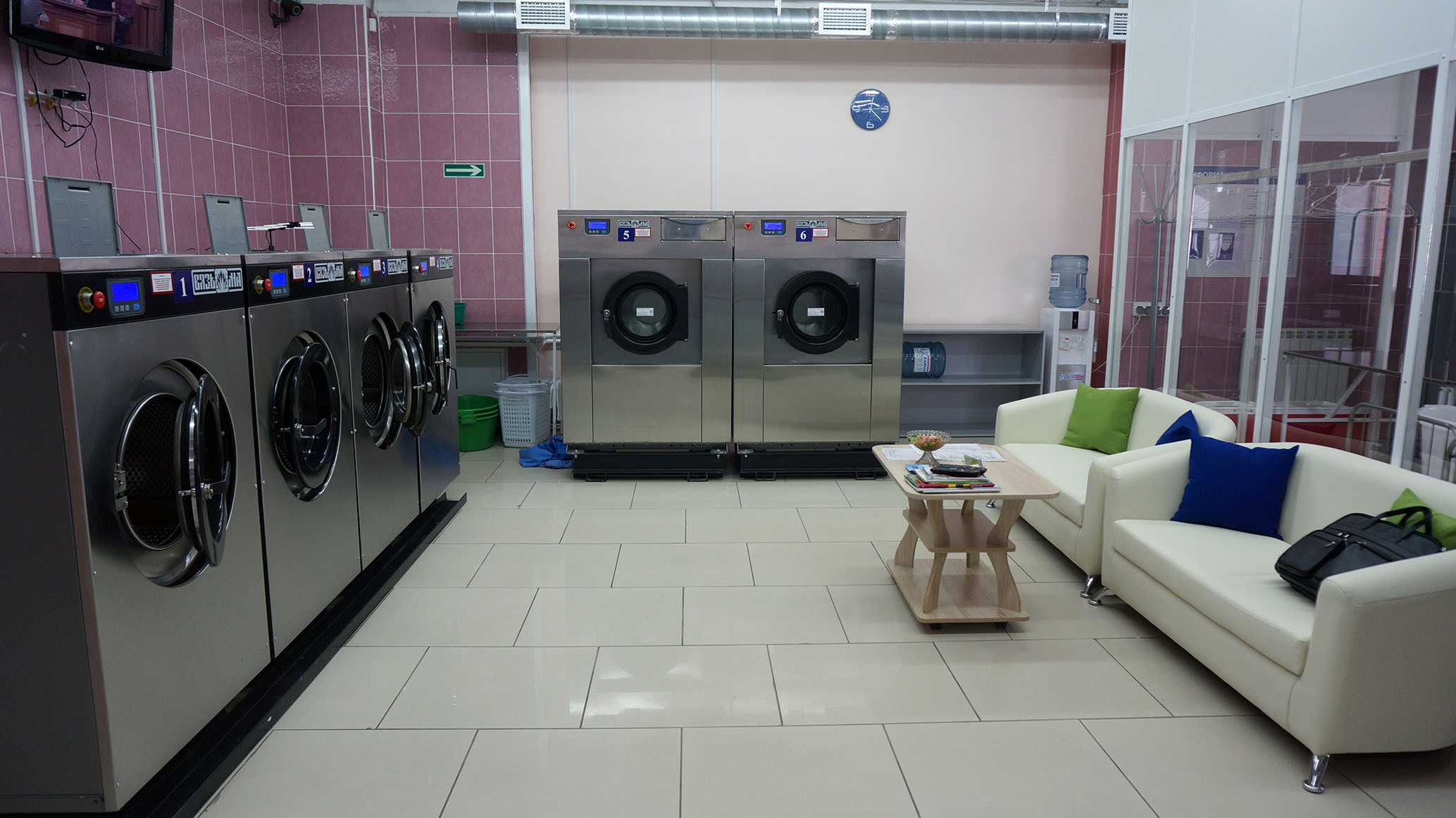 Выбор профессиональной стиральной машины для прачечной самообслуживания или общежития полупрофессиональные модели в ассортименте